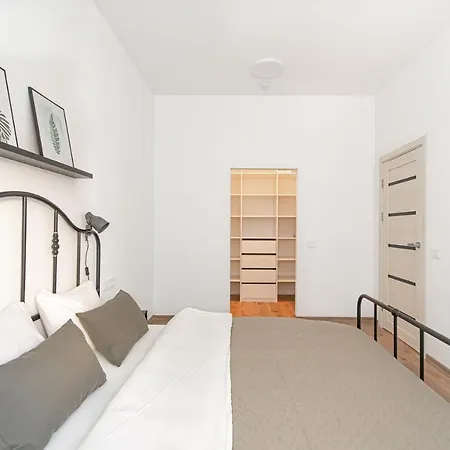 New&spacious Central Station