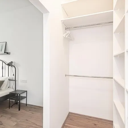 New&spacious Central Station Apartment *